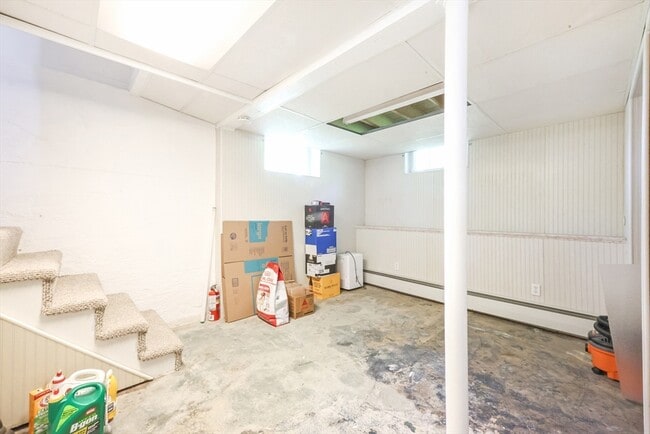 Building Photo - 60 Verndale Ave