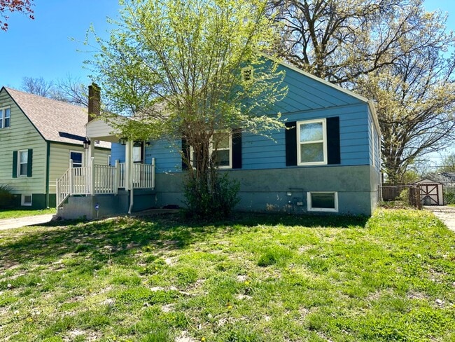 Building Photo - 4219 E 68th Terrace