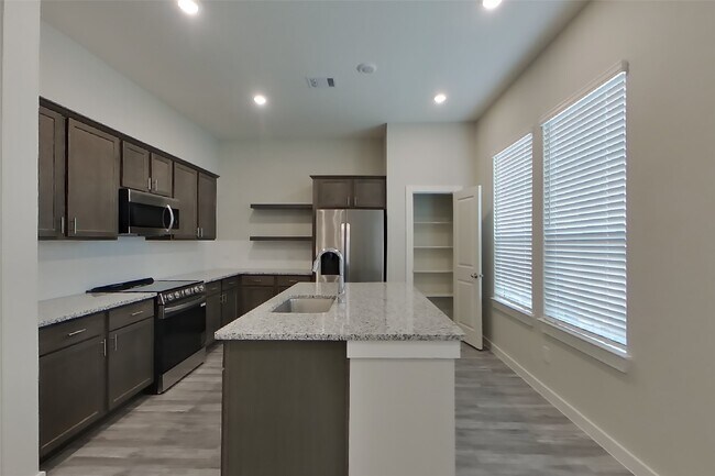 Building Photo - 22638 Terrazzo Dr