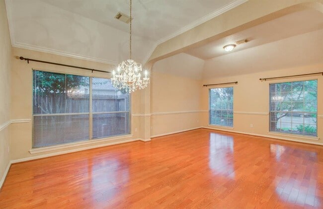 Building Photo - 14403 Red Tailed Hawk Ln