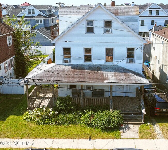 Building Photo - 113 12th Ave