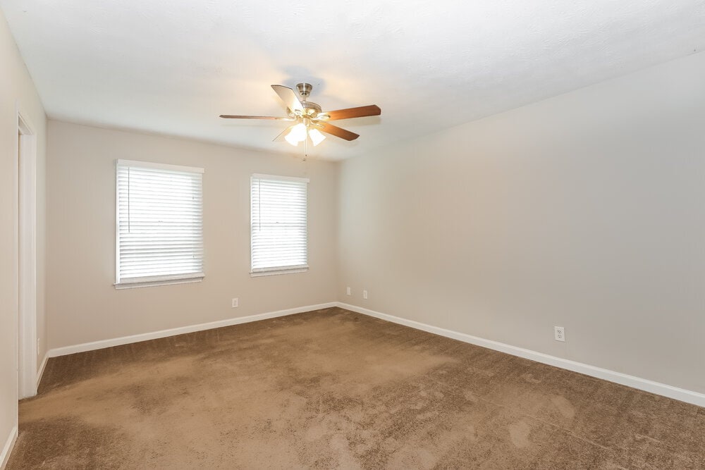 Building Photo - 3568 Fernbrook Dr
