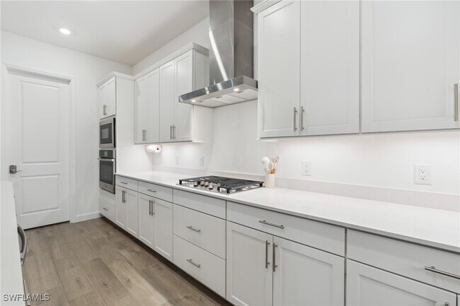 Building Photo - 15060 Pinehurst Ln
