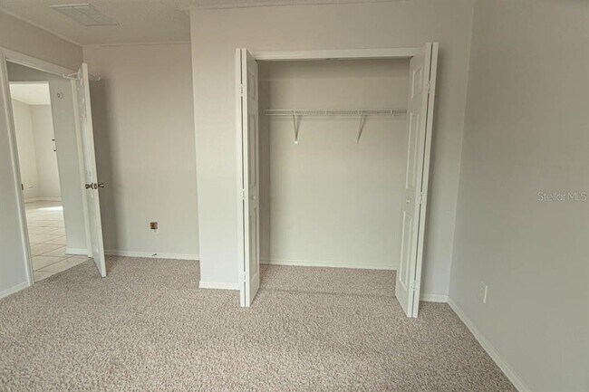 Building Photo - 233 E Gardenia Dr