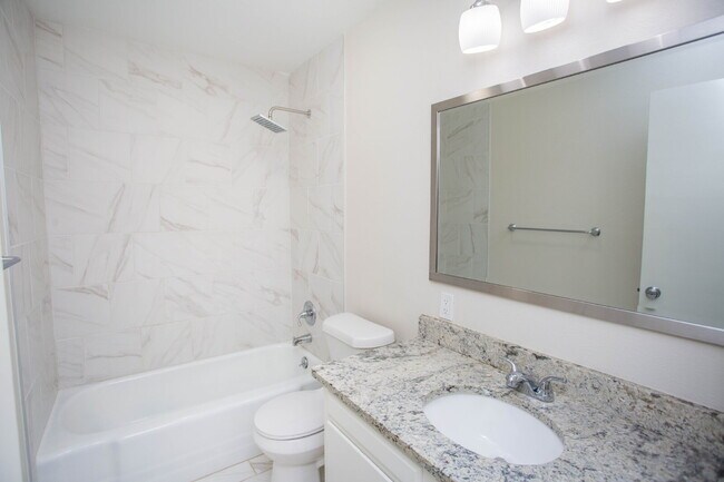 Building Photo - "Charming 3-Bed Retreat in Lubbock with Granite Accents & Spacious Living!"