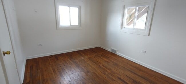 Building Photo - 609 Crider Ave NE