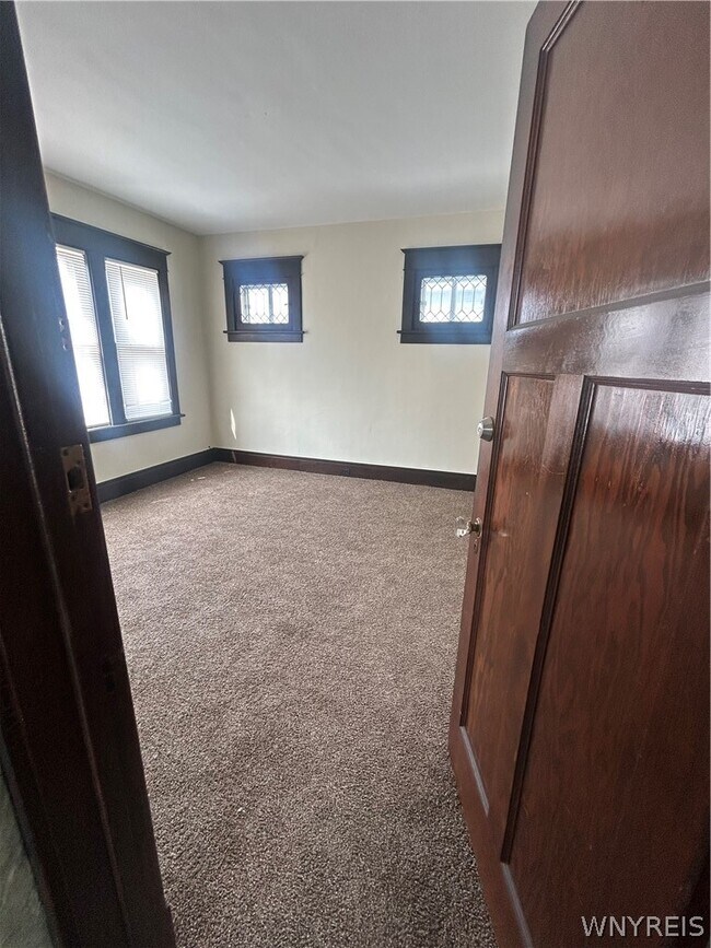 Building Photo - 41 Page St