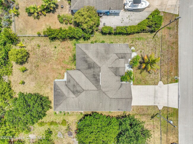 Building Photo - 6107 NW Gause Ave