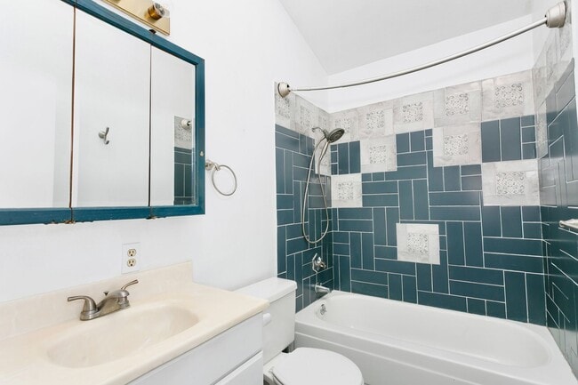 Building Photo - Spacious Tacoma Home for Rent – Available Now!