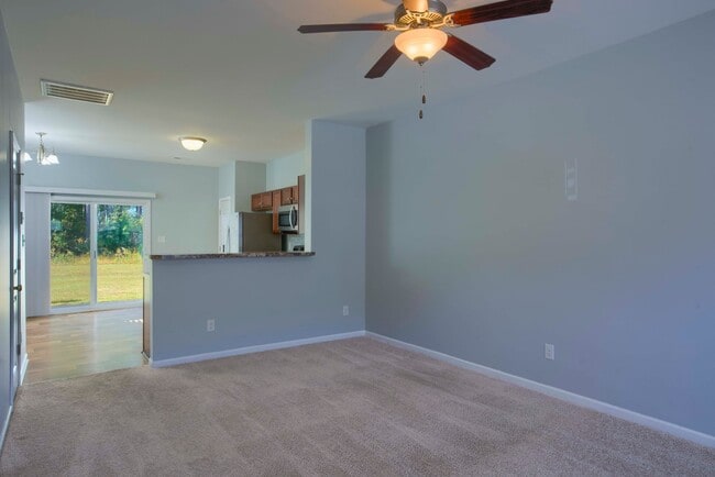 Building Photo - 113 Beacon Woods Dr