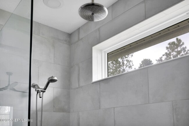 Building Photo - 299 Blue Hampton Dr