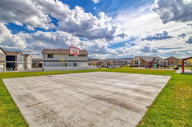 Building Photo - 8636 N Cypress Alley