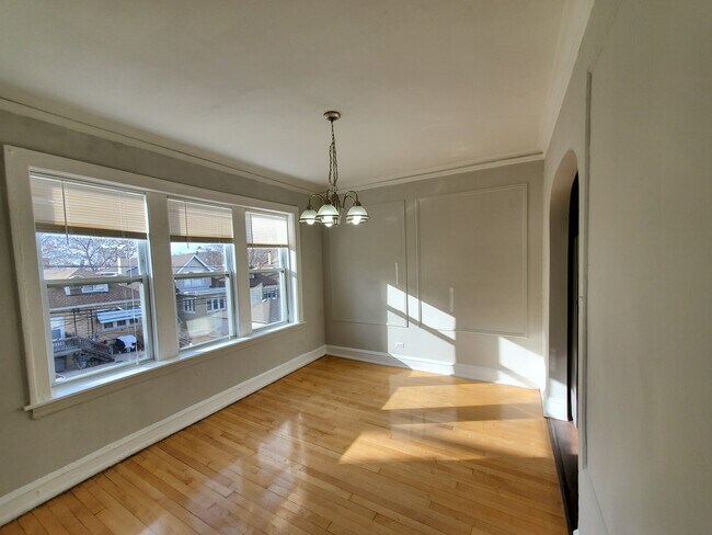 Building Photo - 5428-5430 N Kimball