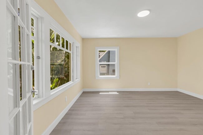 Building Photo - 2114 23rd St