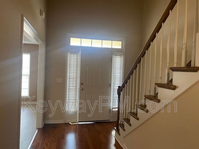 Building Photo - 145 Preakness Dr