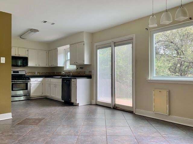 Building Photo - 8407 Spring Valley Dr