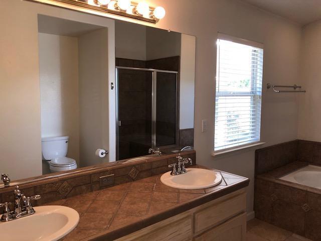 Building Photo - 524 W Russell Ave