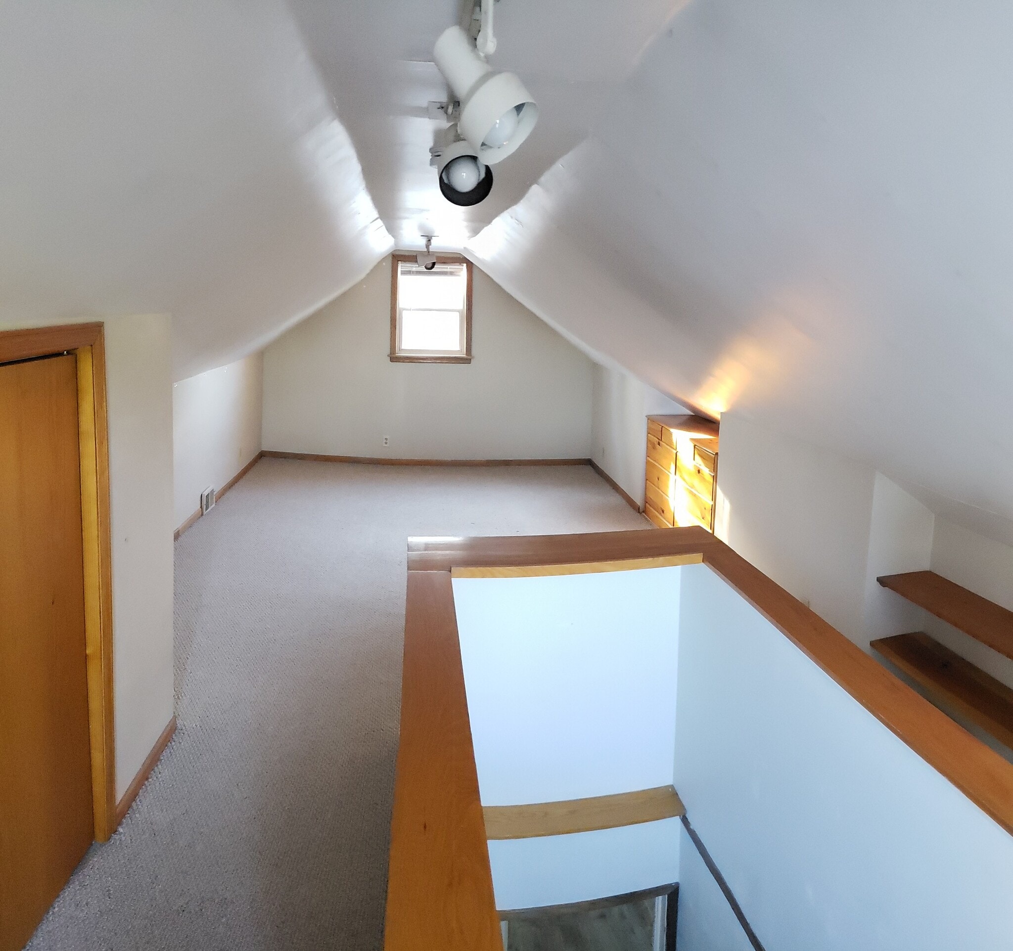 Building Photo - 1315 N 20th Ave E