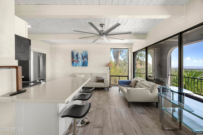 Building Photo - 6900 N Highlands Dr