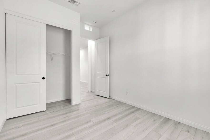 Building Photo - 584 La Vis Acrs Ln