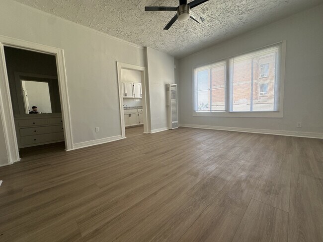 Building Photo - 503 S Union Ave