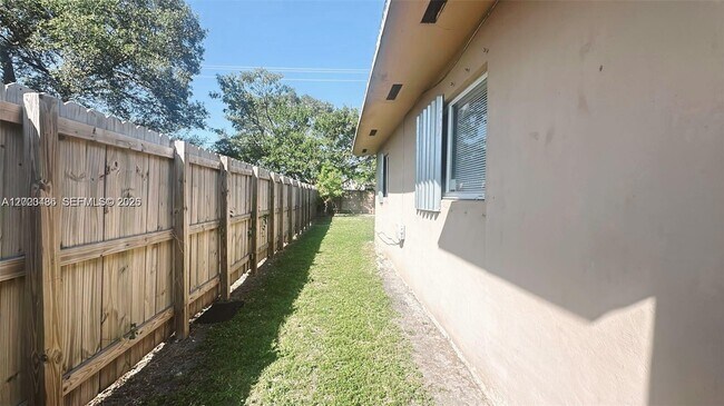 Building Photo - 2125 NW 66th St