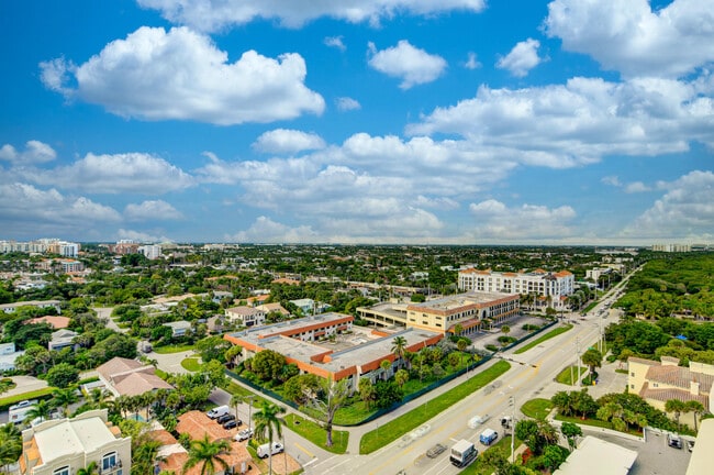 Building Photo - 250 S Ocean Blvd