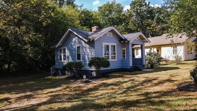 Building Photo - 621 Park Cir