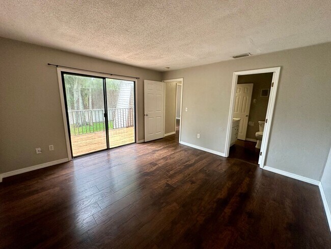 Building Photo - Fully Remodeled 2-Bedroom, 1.5-Bathroom Unit for Lease in Port Orange