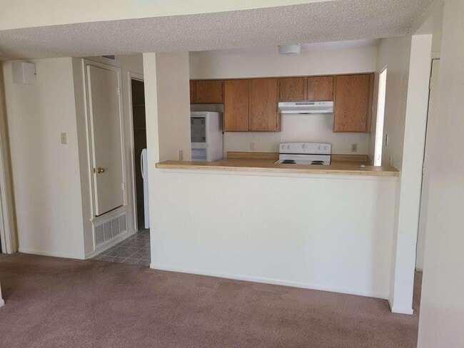 Building Photo - 784 Oak Hill Dr