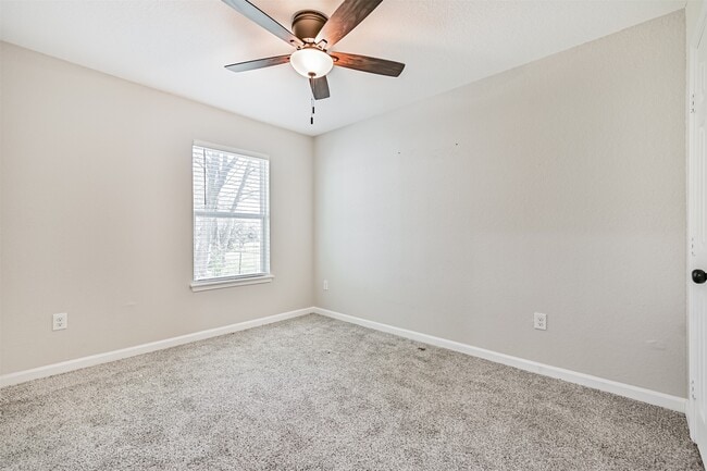 Building Photo - 611 Munger St