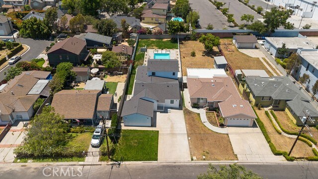 Building Photo - 11245 Greenlawn Ave
