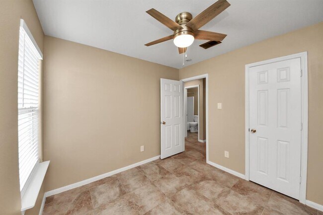 Building Photo - 4106 Falling Trace Ln