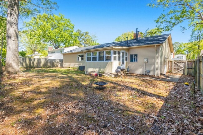 Building Photo - 3 Bed 2 Bath Home for Rent in Virginia Beach