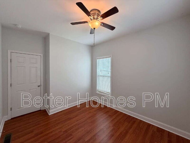 Building Photo - 701 E Martin St