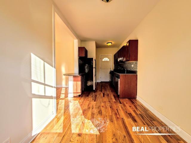 Building Photo - 1 bedroom in CHICAGO IL 60657