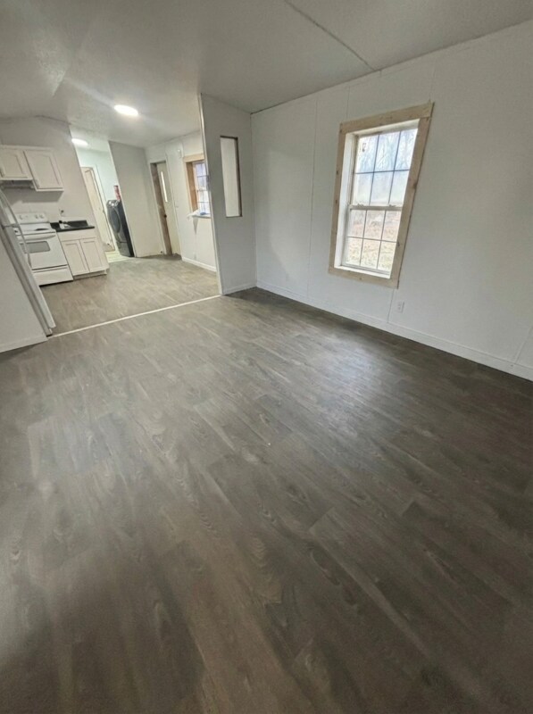 Building Photo - 42 Toll Gate Ct