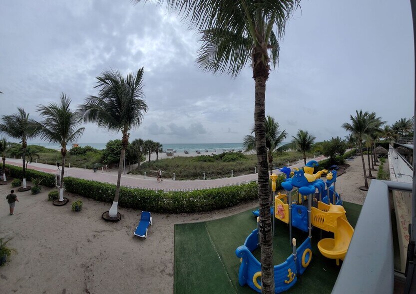 Building Photo - 6039 Collins Ave