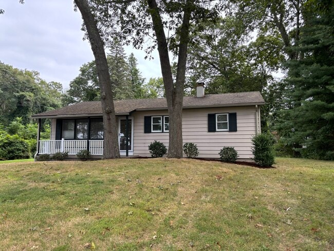 Building Photo - 42 Briarwood Dr