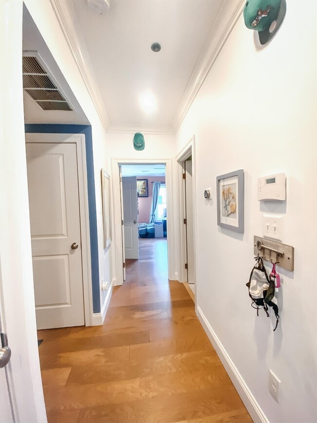 Building Photo - 121 Green St