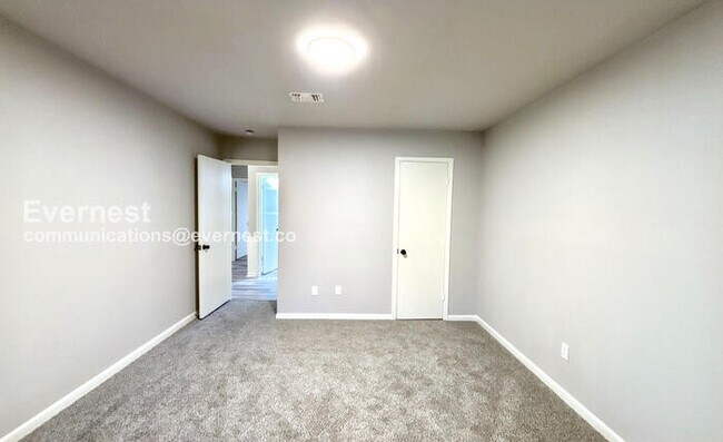Building Photo - PROMO: Get $500 off the first month’s rent when you sign the lease today!! / Spacious Home with G...