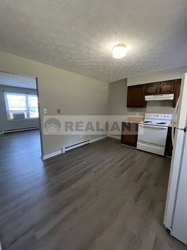 Building Photo - 314 Walters Ln