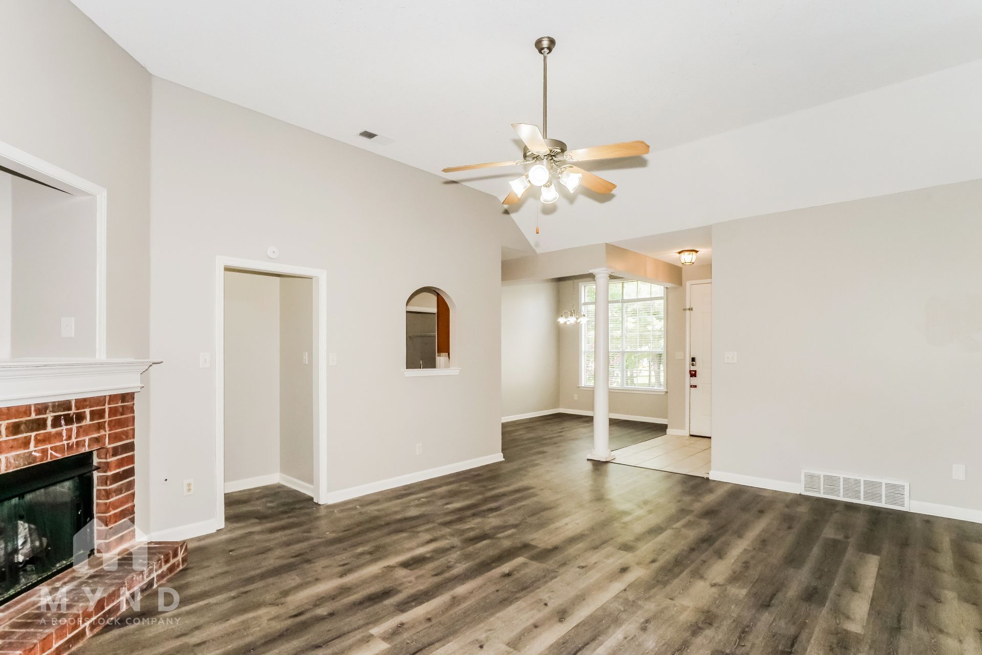 Building Photo - 8647 Rogers Park Ave