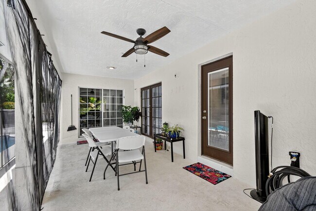 Building Photo - 2700 Yarmouth Dr