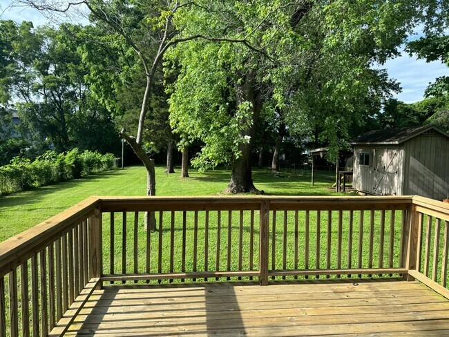 Building Photo - Cute 3BR Home in the Heart of Nashville