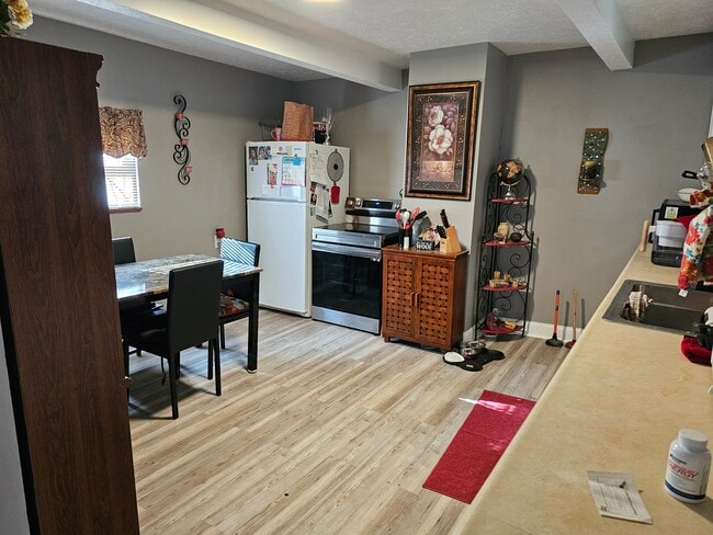 Building Photo - 70 Noblestown Rd