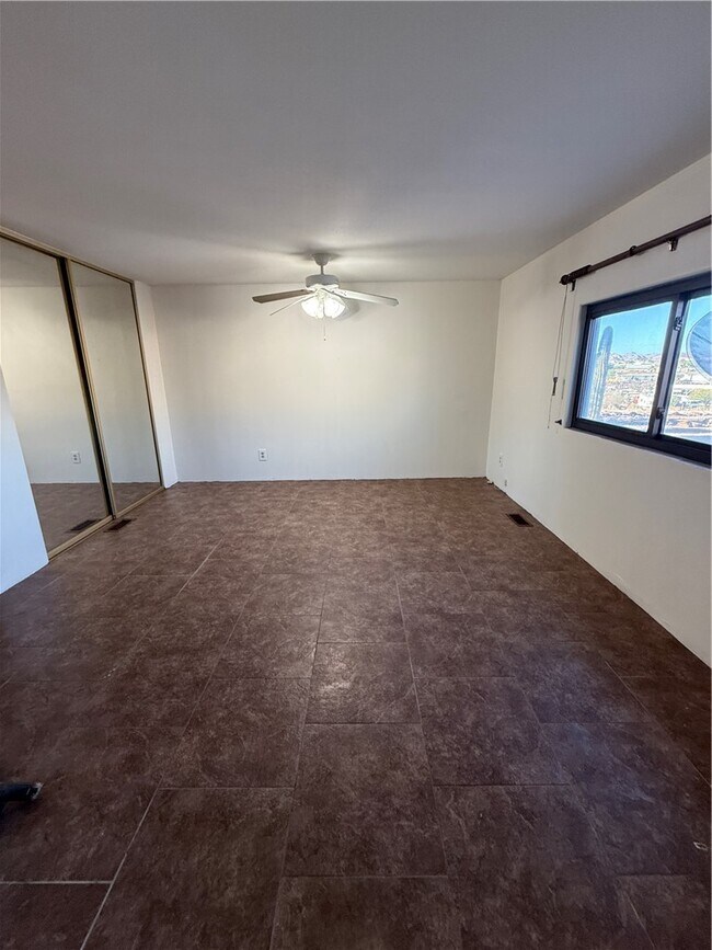 Building Photo - 4060 La Mesa Rd