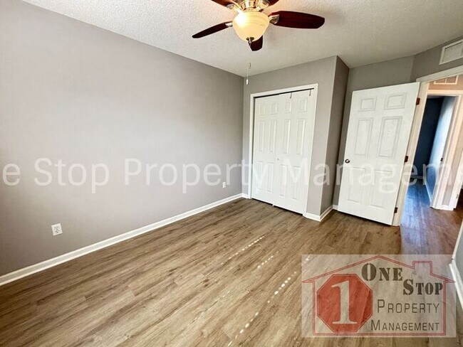 Building Photo - Luxury 5 bedroom, 4 bathroom Home Availabl...