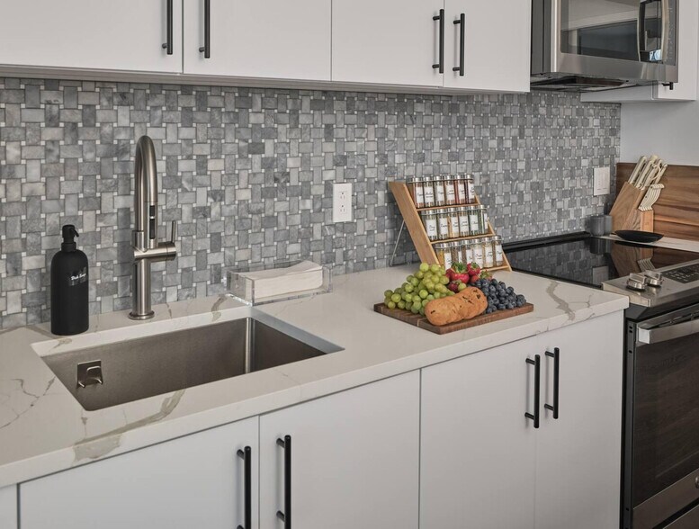 Building Photo - 200 Spring Garden St