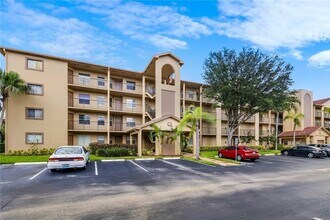 Building Photo - 1400 SW 124th Terrace